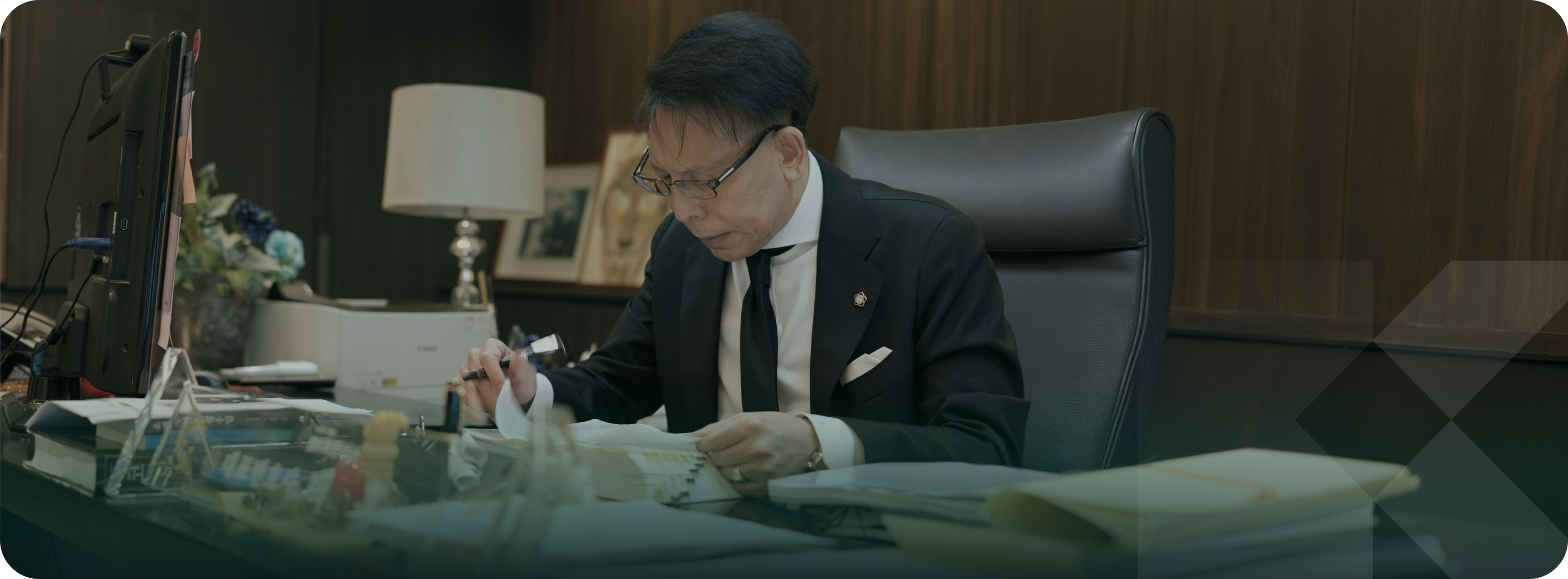 업무 중인 BK파트너스 대표변호사 백홍기